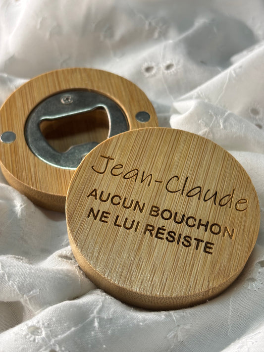 Décapsuleur aimanté "[prénom] aucun bouchon ne lui résiste"